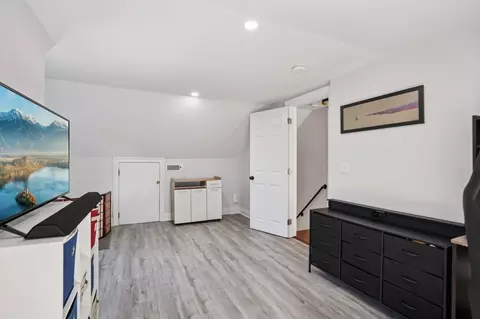 Entry Way - 5 Barbara Rd, Danvers, MA 01923 photo 1 of 2