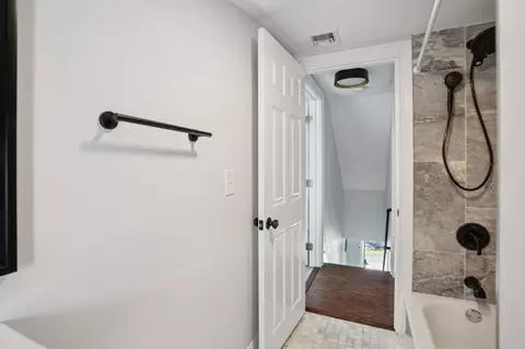 Entry Way - 5 Barbara Rd, Danvers, MA 01923 photo 2 of 2