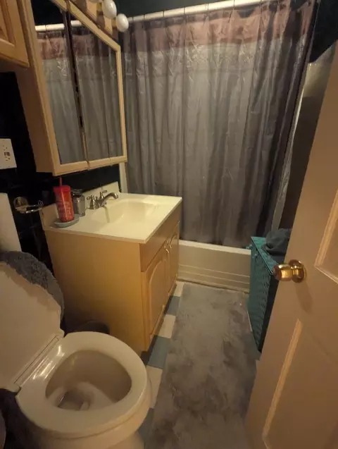 Bath - 598 E Fourth St, Boston, MA 02127 photo 3 of 3