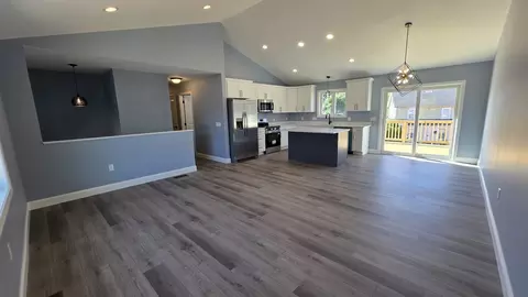 Living - 12 Willow St, Chicopee, MA 01020 photo 2 of 5