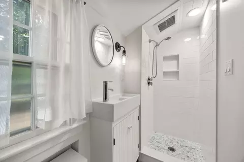 Bath - 308 Webster St, Needham, MA 02494 photo 3 of 3