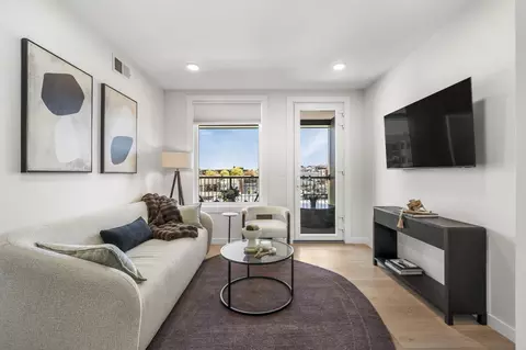 2 Maverick Sq #602, Boston, MA 02128