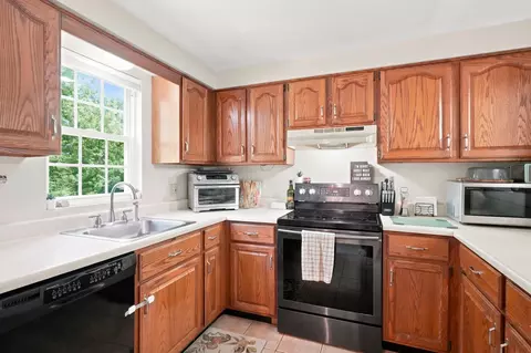 Kitchen - 20 Eagle Dr #20, Douglas, MA 01516 photo 1 of 2