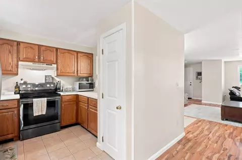 Entry Way - 20 Eagle Dr #20, Douglas, MA 01516 photo 4 of 7