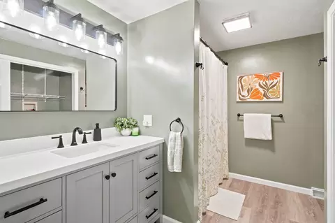 Bath - 20 Eagle Dr #20, Douglas, MA 01516 photo 2 of 2