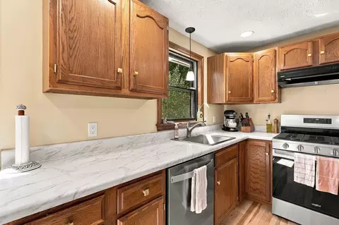 Kitchen - 60 Bailey Rd, Dracut, MA 01826 photo 4 of 4