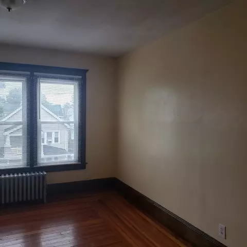 Living - 44-46 Langdon St, Springfield, MA 01104 photo 10 of 11