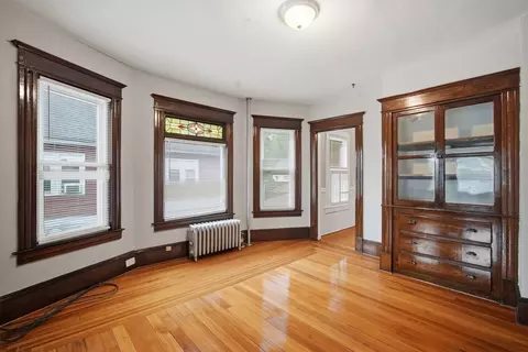 Living - 44-46 Langdon St, Springfield, MA 01104 photo 5 of 11