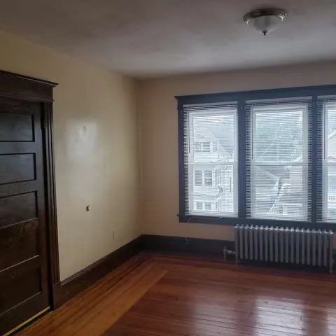 Living - 44-46 Langdon St, Springfield, MA 01104 photo 9 of 11