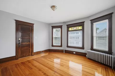 Living - 44-46 Langdon St, Springfield, MA 01104 photo 3 of 11