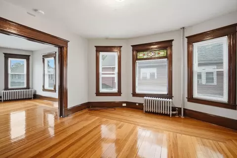 Living - 44-46 Langdon St, Springfield, MA 01104 photo 4 of 11