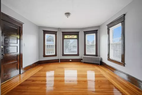 Living - 44-46 Langdon St, Springfield, MA 01104 photo 2 of 11