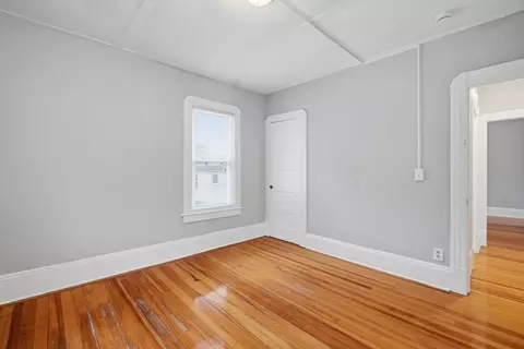 Bedroom - 44-46 Langdon St, Springfield, MA 01104 photo 1 of 7