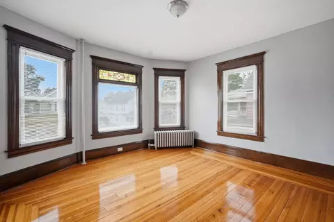 Living - 44-46 Langdon St, Springfield, MA 01104 photo 7 of 11