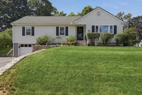 103 Draper St, Lowell, MA 01852