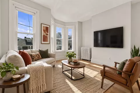 128 Washington Ave, Chelsea, MA 02150