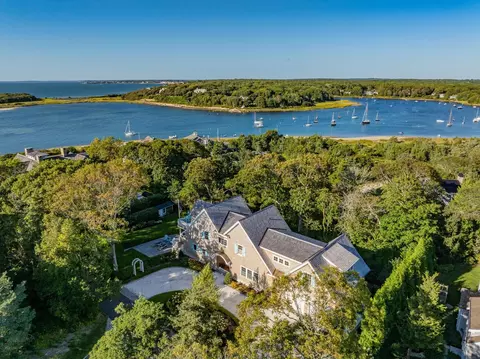 133 Associates Rd, Falmouth, MA 02540