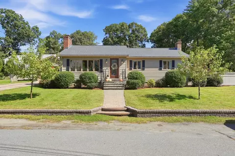 4 Nevada Rd, Burlington, MA 01803