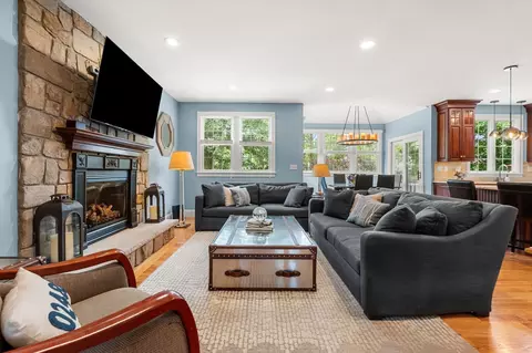 Living - 3 Macarthur Rd, Wellesley, MA 02482 photo 1 of 2