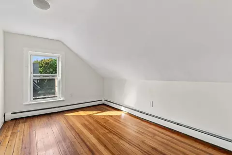 Bedroom - 5 Willow Ave, Salem, MA 01970 photo 4 of 5