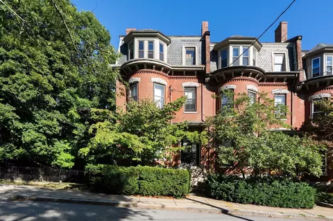 26 Everett St #1, Jamaica Plain, MA 02130