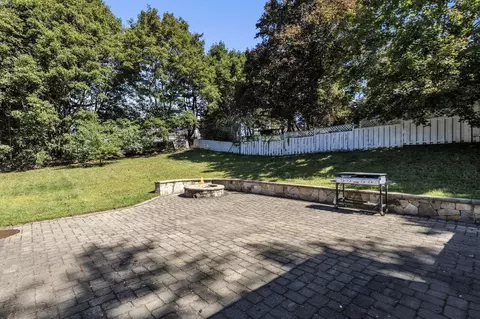 Exterior - 4 Stratton Rd, Hudson, MA 01749 photo 6 of 11