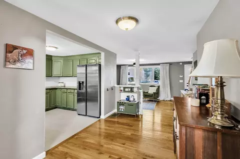 Entry Way - 4 Stratton Rd, Hudson, MA 01749 photo 1 of 2