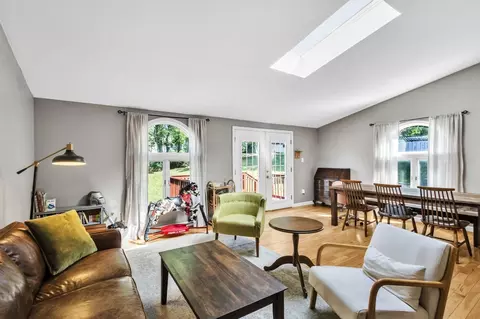 Living - 4 Stratton Rd, Hudson, MA 01749 photo 2 of 3