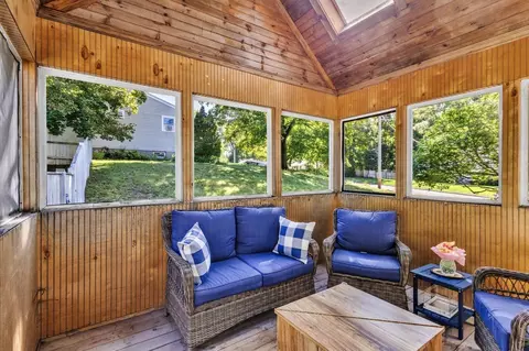 Exterior - 4 Stratton Rd, Hudson, MA 01749 photo 2 of 11