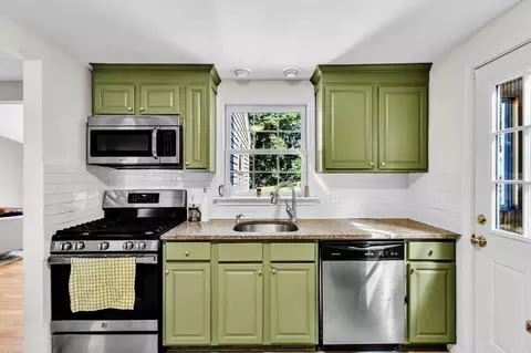 Kitchen - 4 Stratton Rd, Hudson, MA 01749 photo 3 of 3