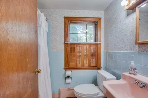 Bath - 20 Tyler Rd, Beverly, MA 01915 photo 1 of 1