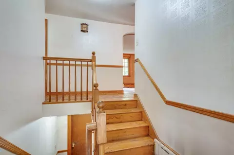 Entry Way - 20 Tyler Rd, Beverly, MA 01915 photo 1 of 3