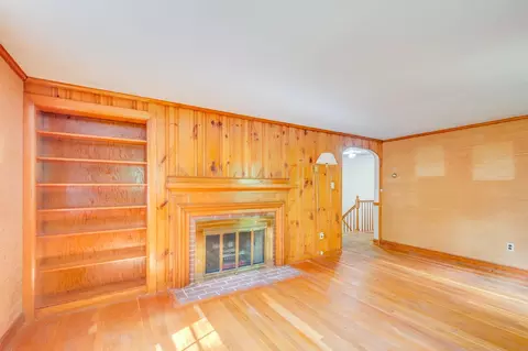 Living - 20 Tyler Rd, Beverly, MA 01915 photo 1 of 3