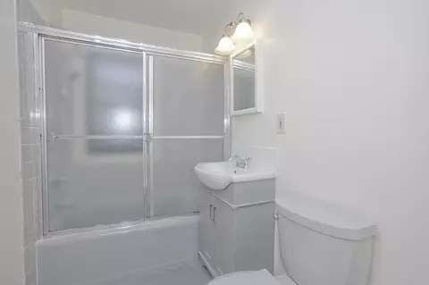 Bath - 55 Arden St, Springfield, MA 01118 photo 2 of 2