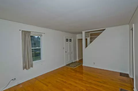 Living - 55 Arden St, Springfield, MA 01118 photo 4 of 4