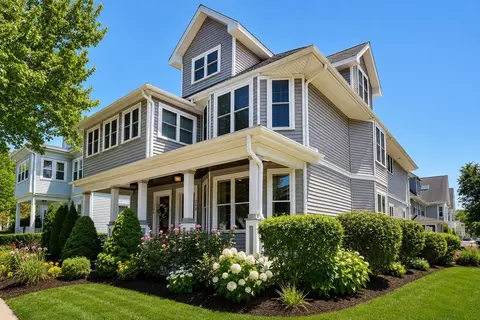 256 Watertown St #256, Newton, MA 02458