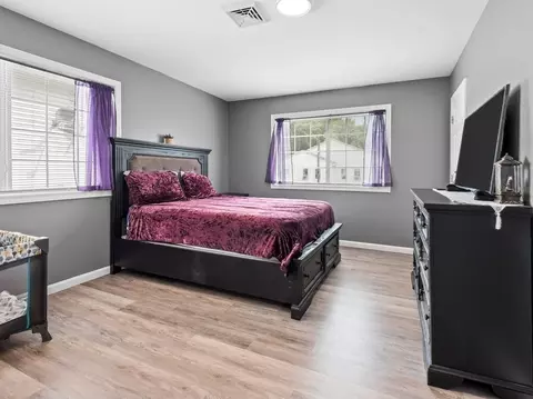 Bedroom - 42 Ringgold St, Springfield, MA 01107 photo 5 of 6