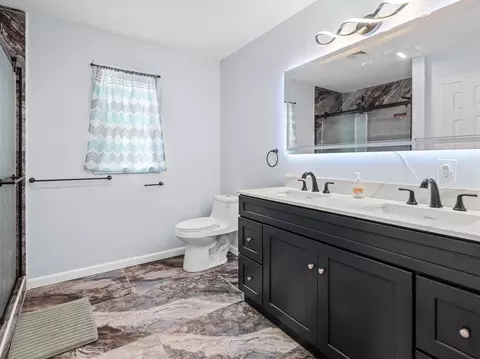 Bath - 42 Ringgold St, Springfield, MA 01107 photo 3 of 6