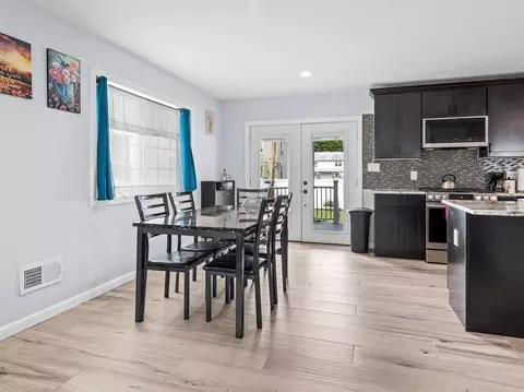 Dining - 42 Ringgold St, Springfield, MA 01107 photo 1 of 2
