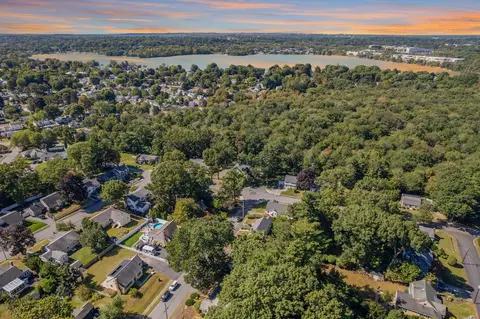 View/Area - 39 Robin Rd, Wakefield, MA 01880 photo 4 of 7