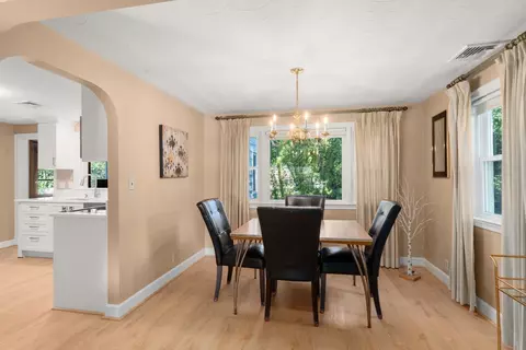 Dining - 39 Robin Rd, Wakefield, MA 01880 photo 1 of 2