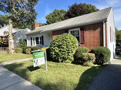 6 Cerdan Ave, West Roxbury, MA 02132