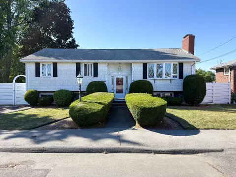 38 Amelia Pl, Revere, MA 02151