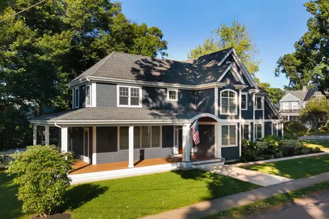 Exterior - 132 Washington Ave, Needham, MA 02492 photo 4 of 10
