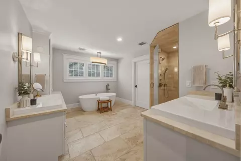 Bath - 132 Washington Ave, Needham, MA 02492 photo 2 of 2