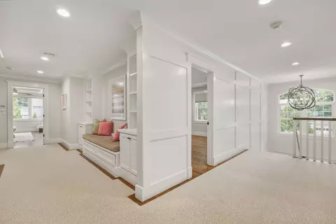Entry Way - 132 Washington Ave, Needham, MA 02492 photo 4 of 4