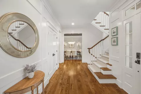 Entry Way - 132 Washington Ave, Needham, MA 02492 photo 3 of 4