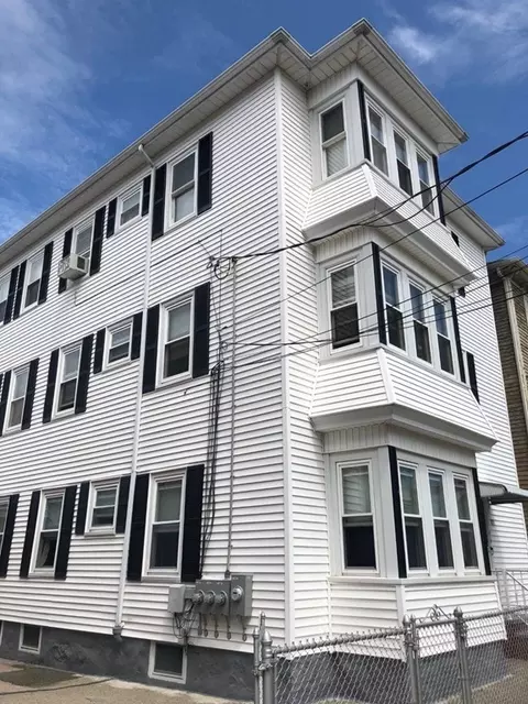 117 Thomas St, Fall River, MA 02723 photo 2