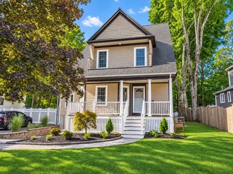 Exterior - 84 Spring St, Wakefield, MA 01880 photo 2 of 7