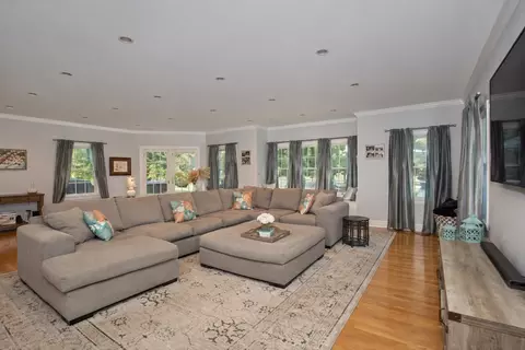 Living - 84 Spring St, Wakefield, MA 01880 photo 2 of 6